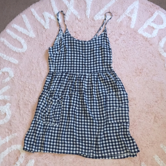 Gingham mini med fits xs - Picture 2 of 10